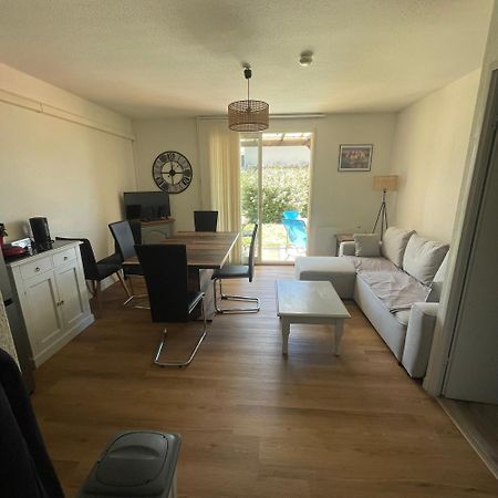 Maison Plain Pied Avec Climatisation Dans Une Residence Privee Avec Piscine 圣萨特尼莱斯艾 外观 照片