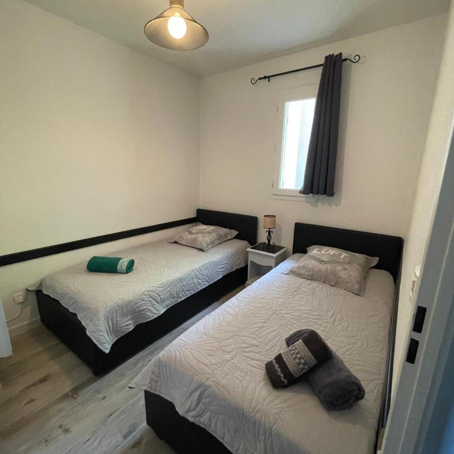 Maison Plain Pied Avec Climatisation Dans Une Residence Privee Avec Piscine 圣萨特尼莱斯艾 外观 照片