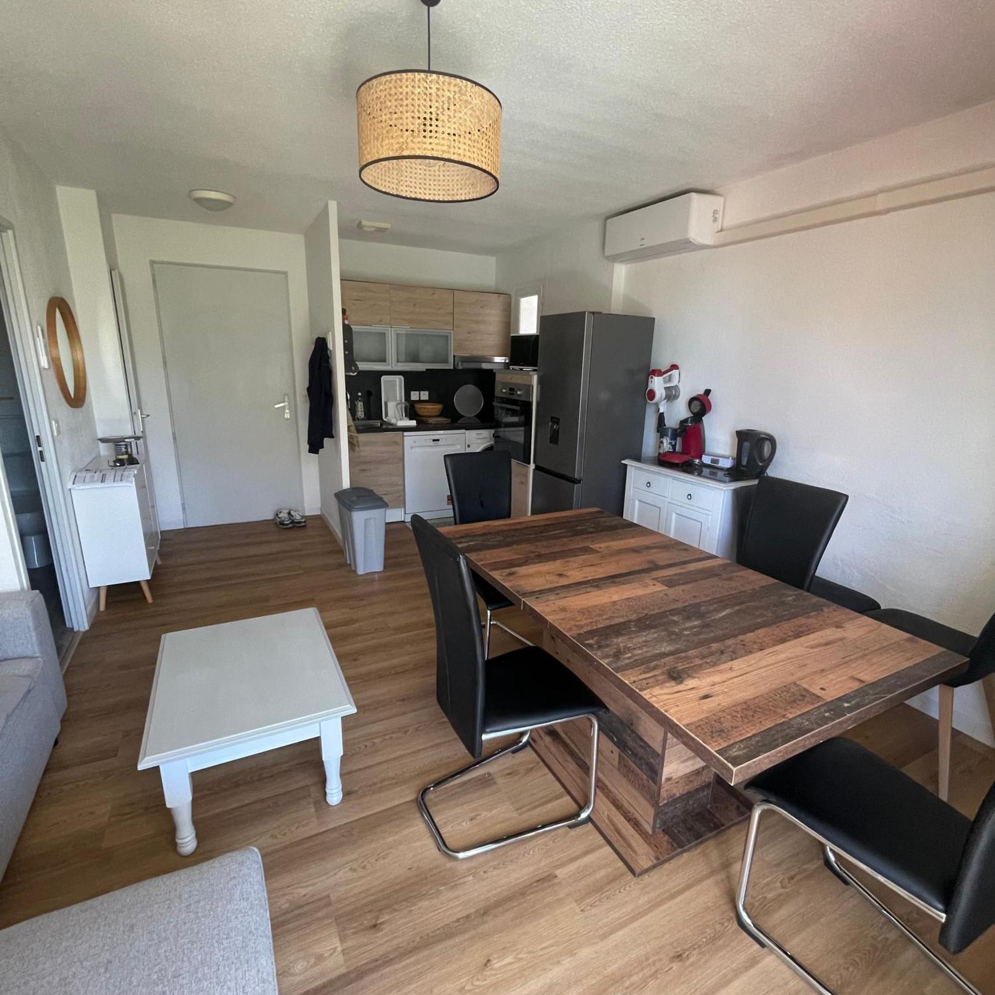 Maison Plain Pied Avec Climatisation Dans Une Residence Privee Avec Piscine 圣萨特尼莱斯艾 外观 照片